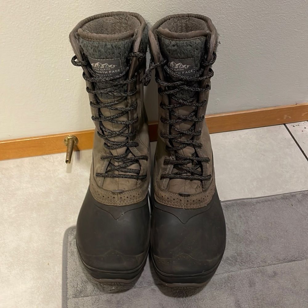 THE North Face Shellista II Mid boot in tan, grey and black